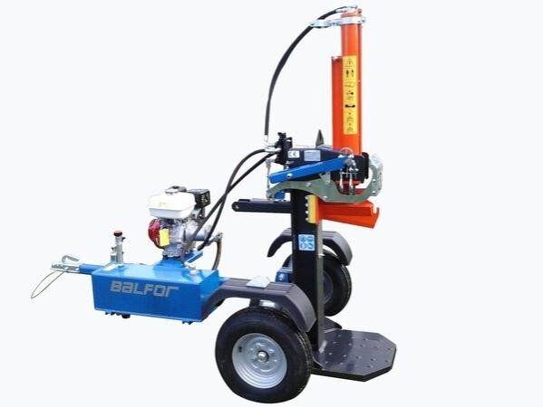 VERHUUR HOUTKLIEVER OP AANHANGWAGEN