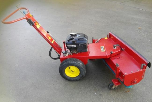 M SWEEP GS1010 VEEGMACHINE HONDA GX200